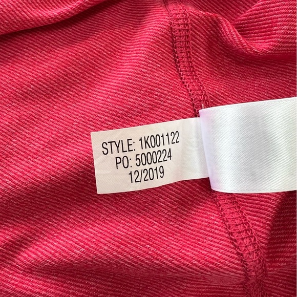 Vineyard Vines Men's Performance Half-Zip Pullover in Sailors Red, size M - Picture 7 of 8